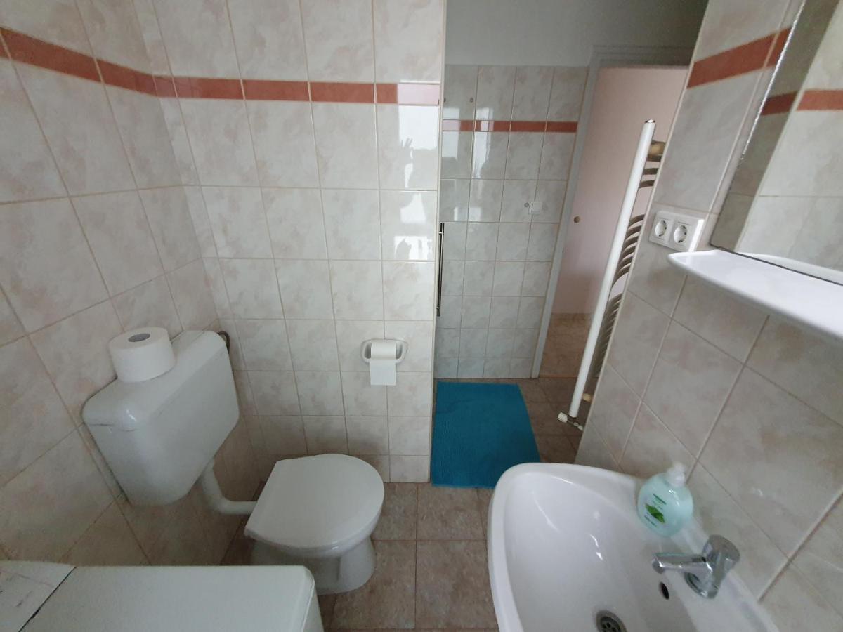 Nyil Apartman Wellnes Debrecen Exterior foto