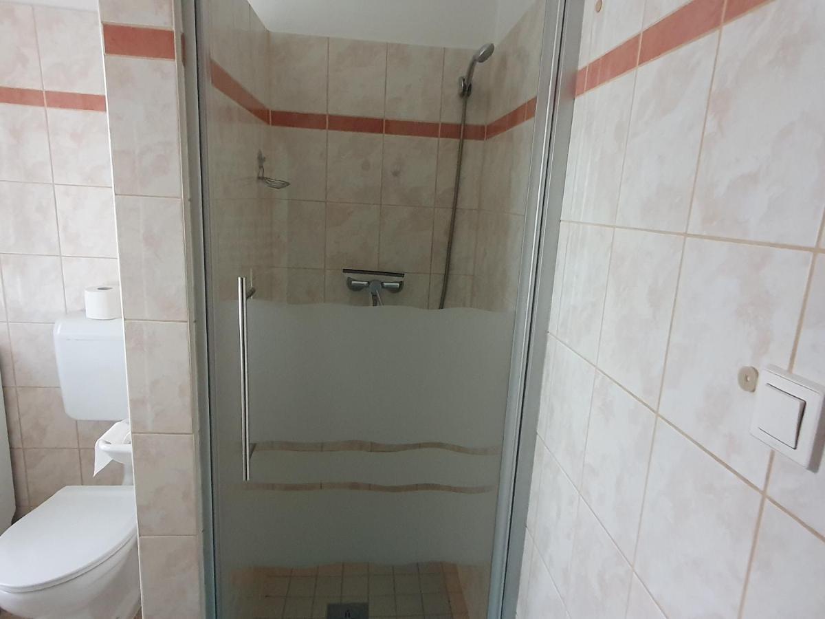 Nyil Apartman Wellnes Debrecen Exterior foto