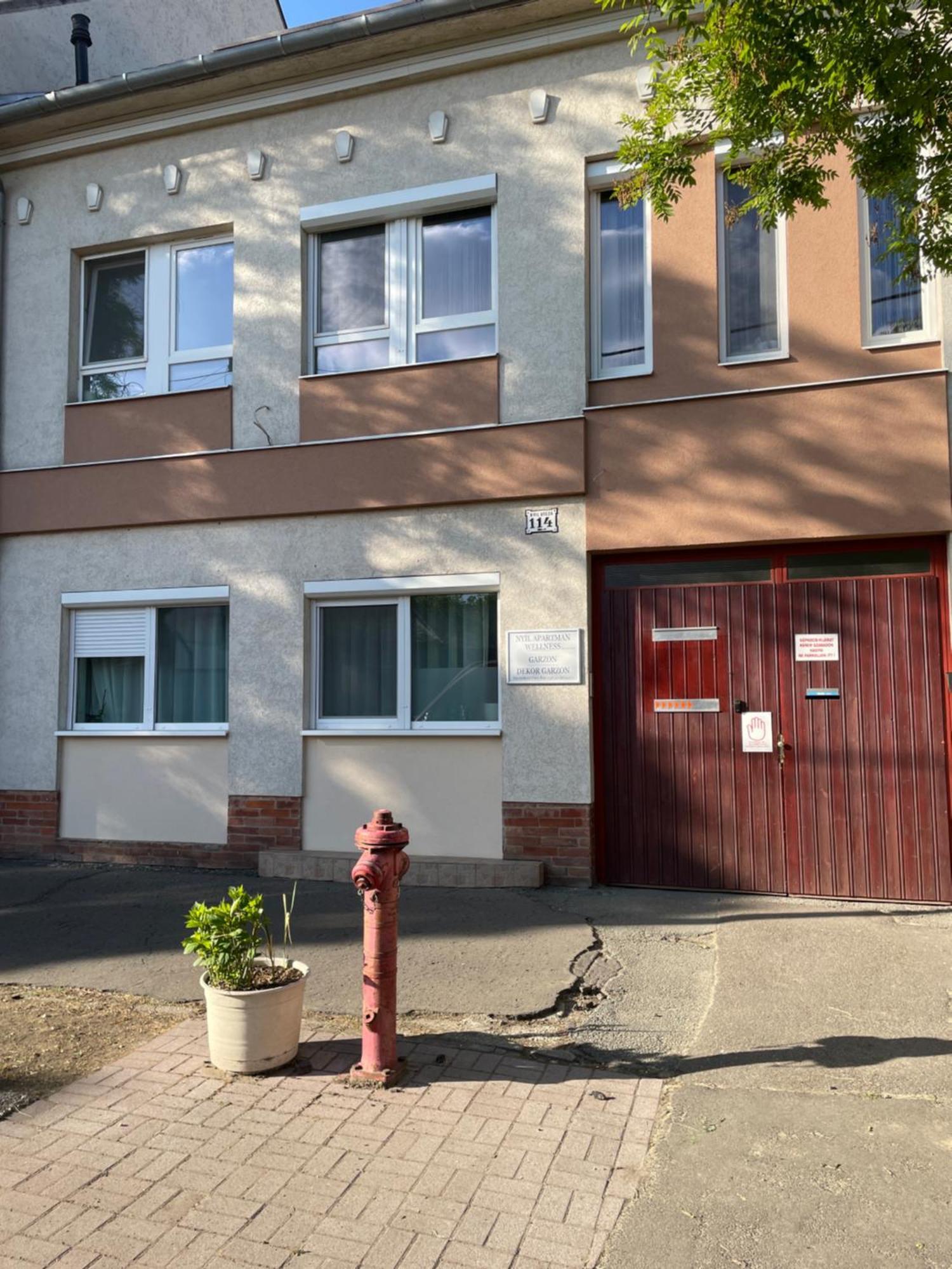 Nyil Apartman Wellnes Debrecen Exterior foto